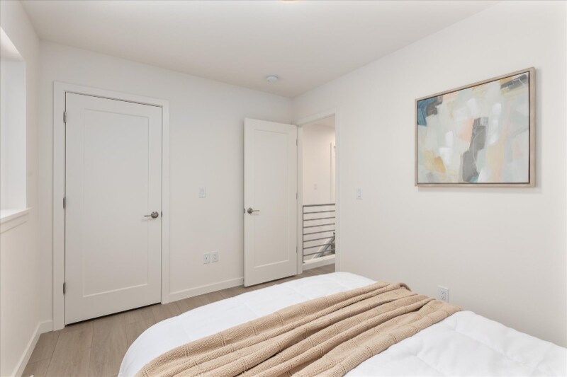 Building Photo - 2349 NE 127th St