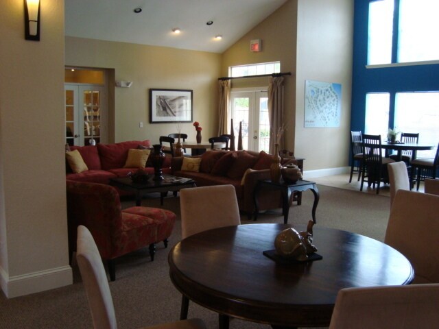 Building Photo - 1st Floor 2br/2ba Metrowest Condo with Pri...