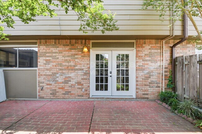 Building Photo - 2275 Triway Ln