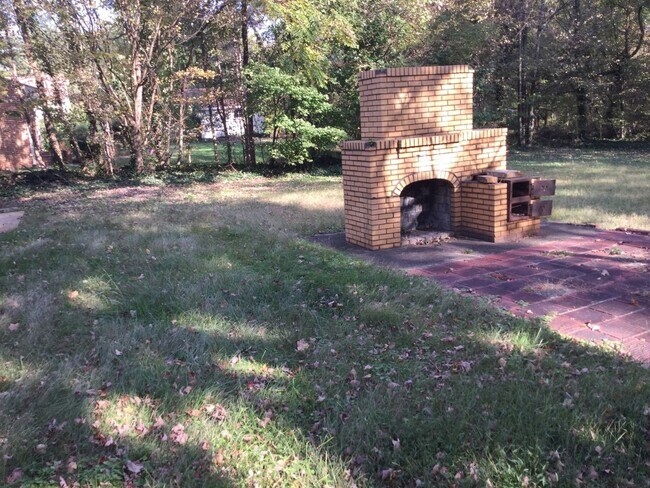 Building Photo - Charming 3BR House in Winston Salem