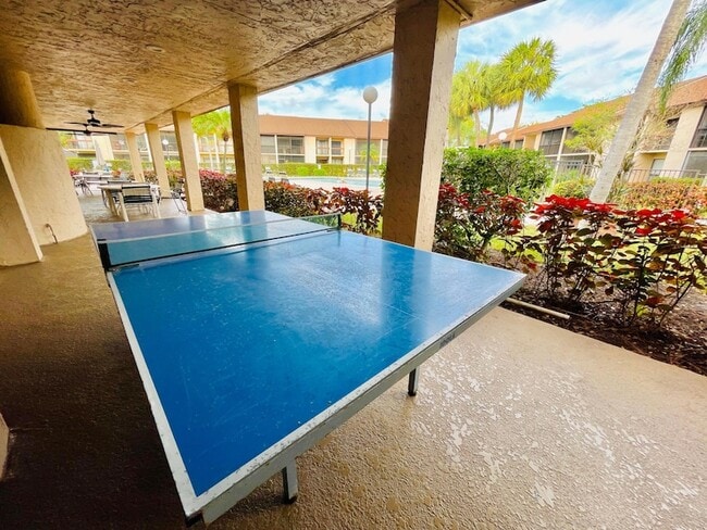 Building Photo - 2297 SW 15th St