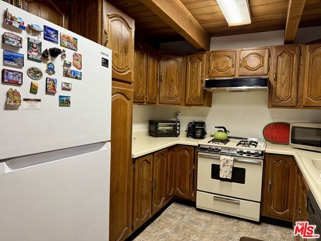 Building Photo - 701 Pinnacle Dr