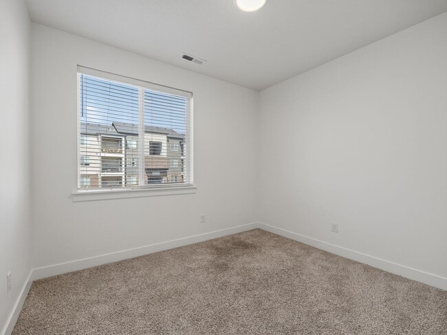 Building Photo - 1386 N 3830 W
