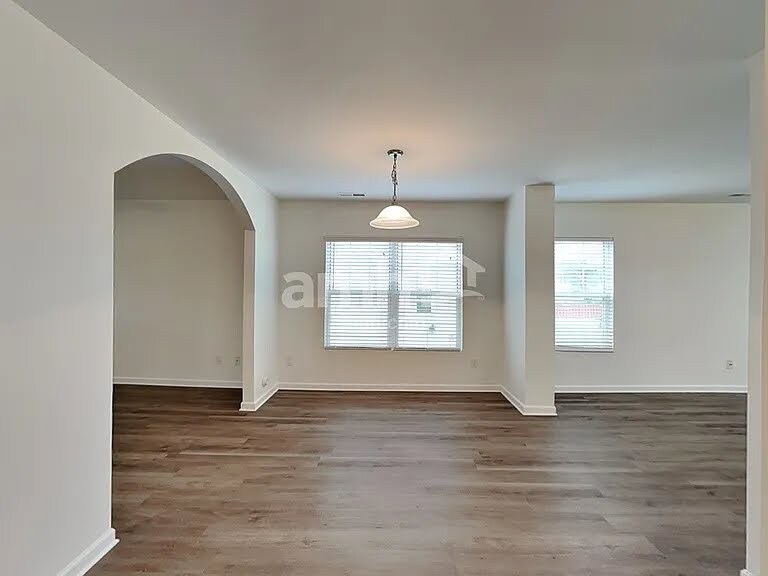 Building Photo - 146 Millen Dr