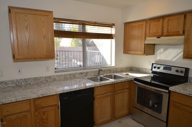 Building Photo - 630 N Diane Ct