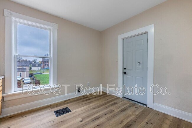 Building Photo - 39 Warder St