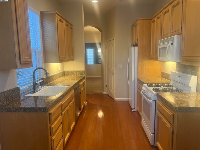 Building Photo - 2133 Watercress Pl