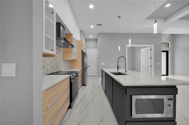 Building Photo - 1201 SW 8th Pl