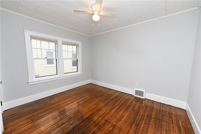 Building Photo - 200 Elmdorf Ave