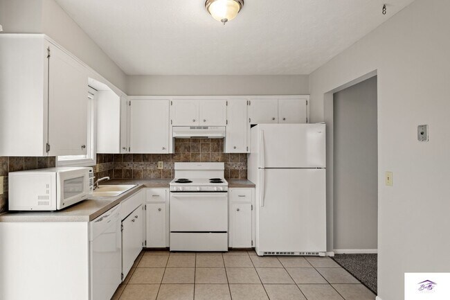 Building Photo - 2664/2666 N 93rd St