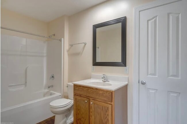 Building Photo - 435 Pin Oak Dr NW