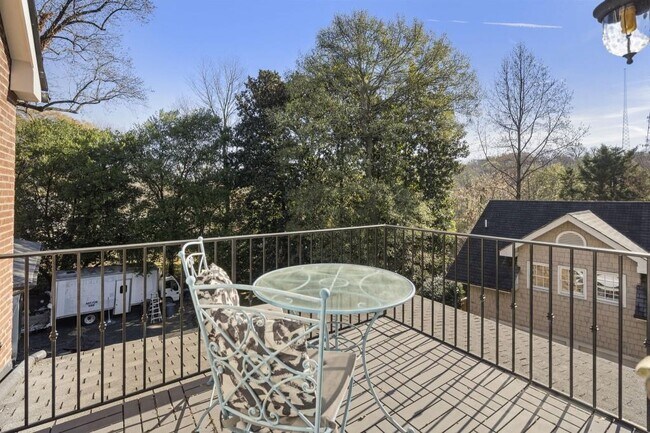 Building Photo - 97 Huntington Rd NE