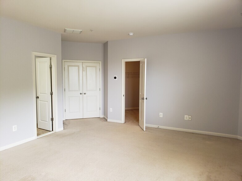 Building Photo - 13101 Saint James Sanctuary Dr