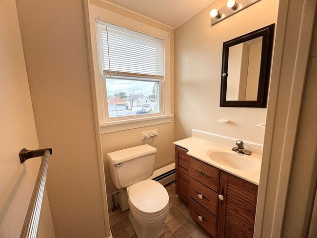 Building Photo - 3 Bedroom 1.5 Bathroom in Elizabethtown!