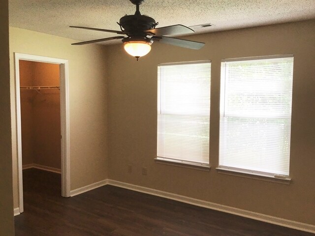 Building Photo - 2092 Meadowlark Ln