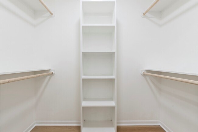 Building Photo - 2610 Moss Hill Dr