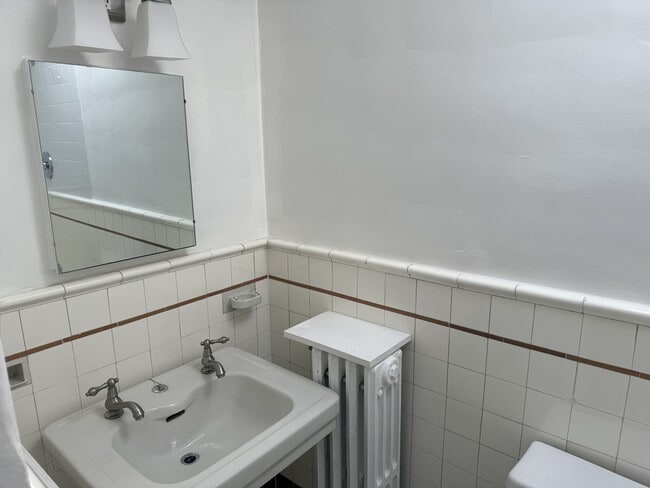 Building Photo - 3503 Hanover Ave