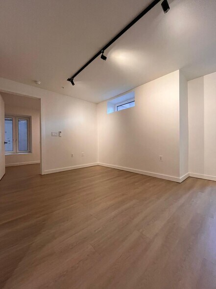 Building Photo - 329 Pacific Ave