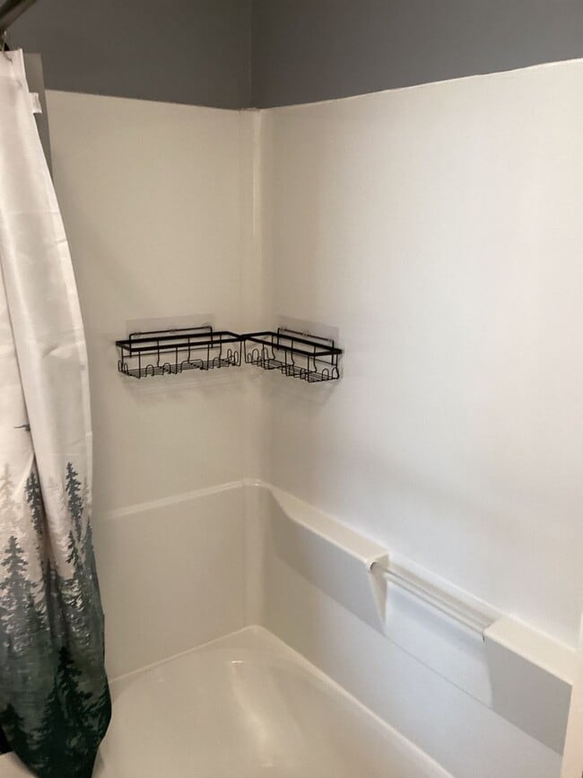 Building Photo - Beautifully Updated Half Duplex in the Boro