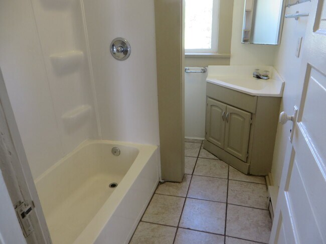 Building Photo - 1521 Taylor St