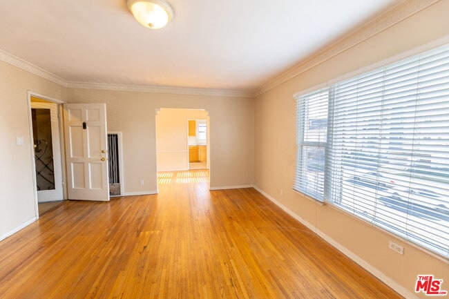 Building Photo - 8537 Cashio St