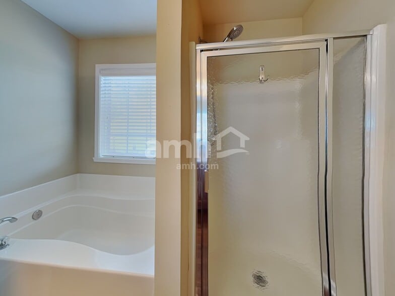 Building Photo - 4020 Tarrant Trace Cir