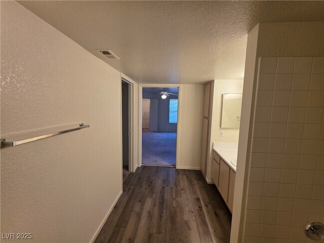 Building Photo - 8101 W Flamingo Rd