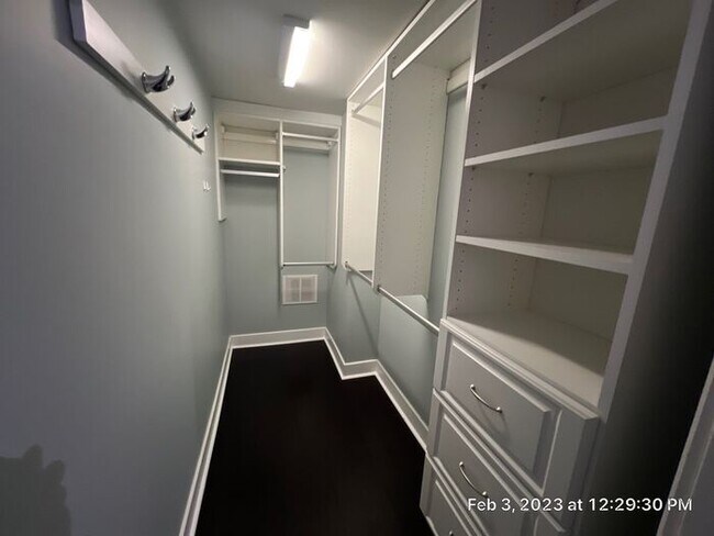Building Photo - Short North 1 BR Brownstone