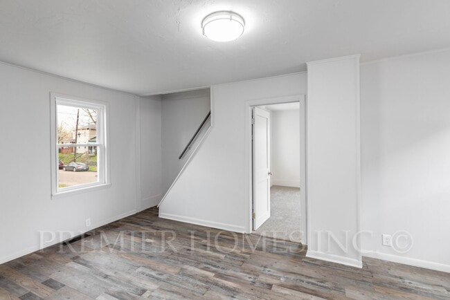 Building Photo - 3 Bed Home with Basement & Off-Street Parking – $1,395/mo