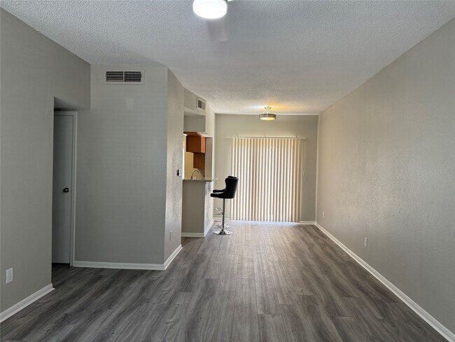 Building Photo - 7575 Cambridge St