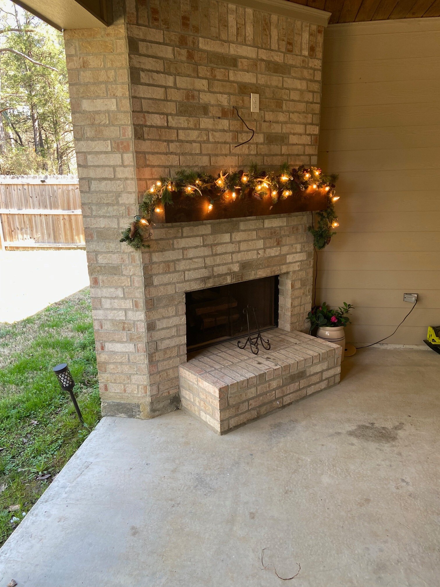 Building Photo - 228 Oak Alley Dr