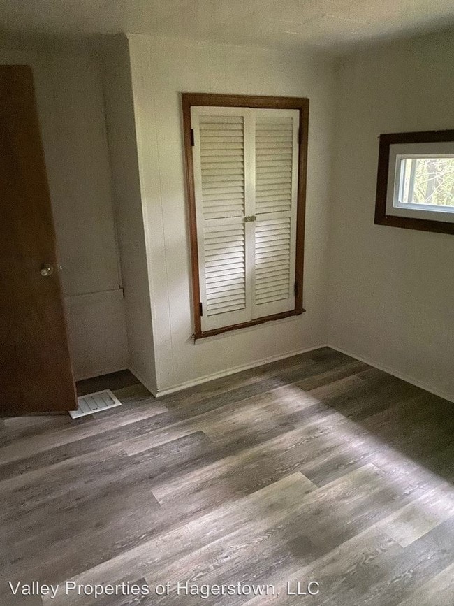 Building Photo - 2 br, 1 bath House - 24 Brent Street