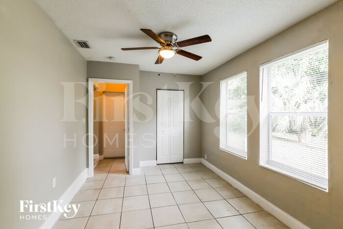 Building Photo - 5978 NW 16th Ct