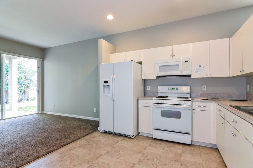 Building Photo - 15819 Stags Leap Dr