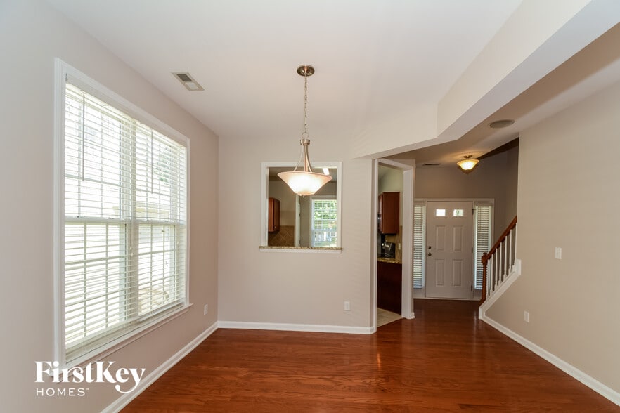 Building Photo - 136 Marino Pl