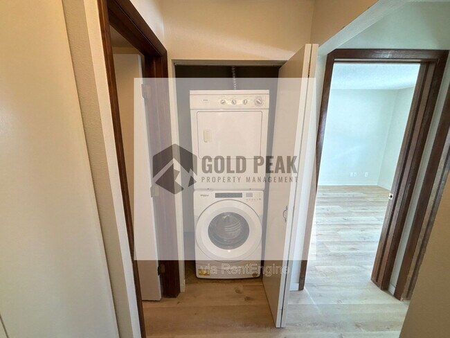 Building Photo - 1555 Shadow Run Ct