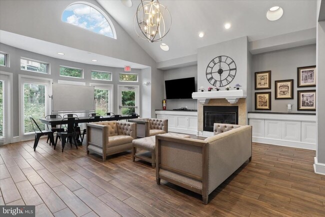 Building Photo - 12909 Alton Square