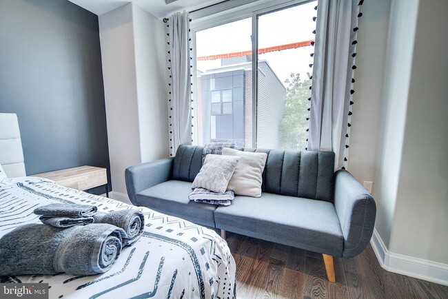 Building Photo - 1513 S Lambert St