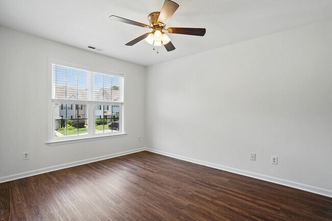 Building Photo - 401 Whitehall Ct