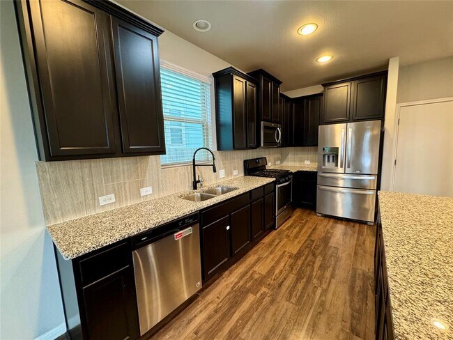 Building Photo - 219 Wapiti Rd