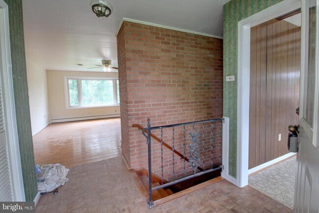 Building Photo - 113 Thornton Ct