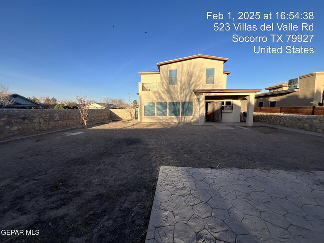 Building Photo - 523 Villas Del Valle Dr