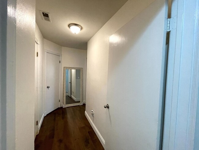 Building Photo - Spacious 6 bedroom home in Virginia Beach