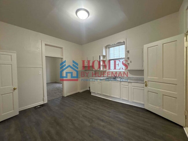Building Photo - Three Bedroom House | Now Available