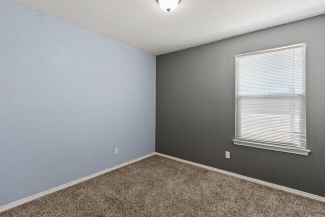 Building Photo - 845 Villa Seca Dr