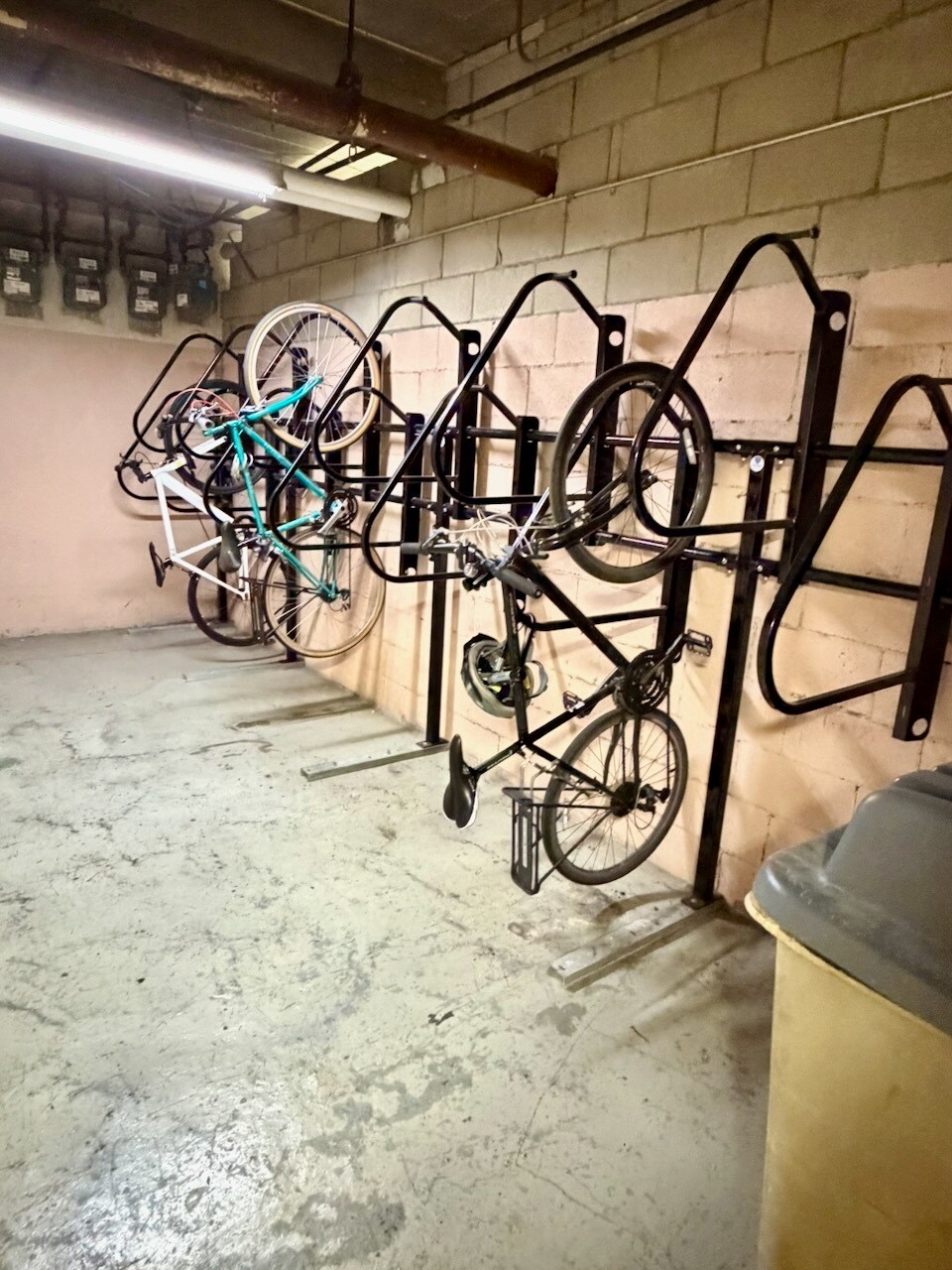 Building Photo - 116 Riverway