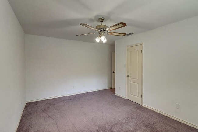 Building Photo - 4321 Holly Ridge Dr