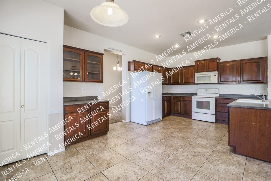 Building Photo - 1779 S Cole Dr