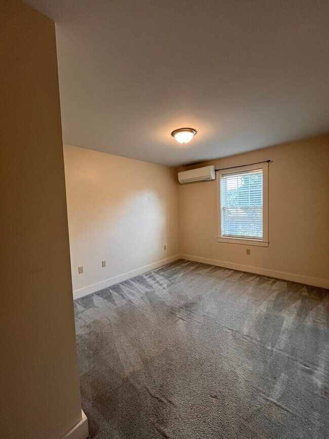 Building Photo - 20 Bridgham St