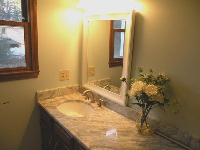 Building Photo - 17 Brad Rd